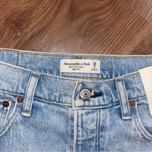 Abercrombie & Fitch Jean Shorts Women's Size 28 Denim Dad Short High Rise NWT - Picture 6 of 11